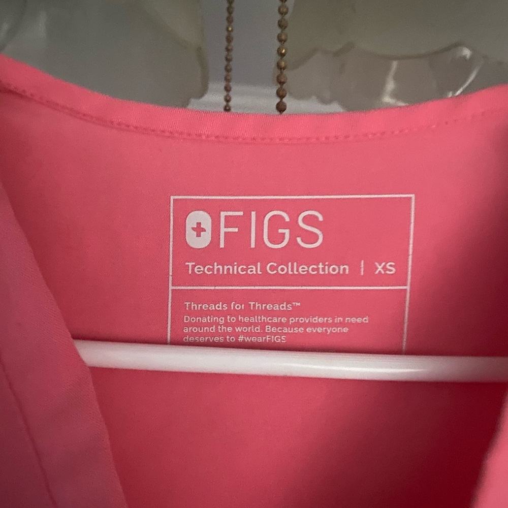 Figs Catarina Top in Neon Pink